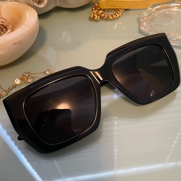 Bottega Veneta Geometric Square In Black - Picture 4 of 8